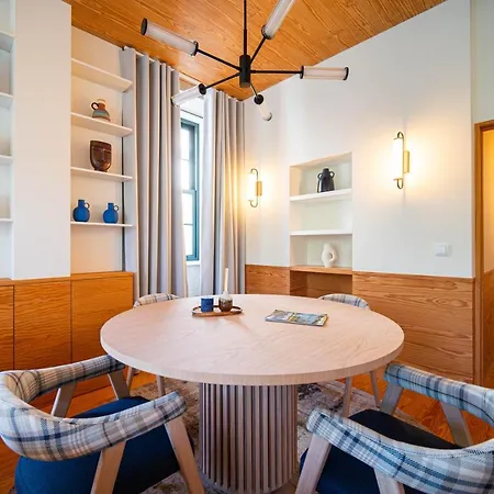 Joivy Elegant Apt Near Beach & City Centre アパート ポルト